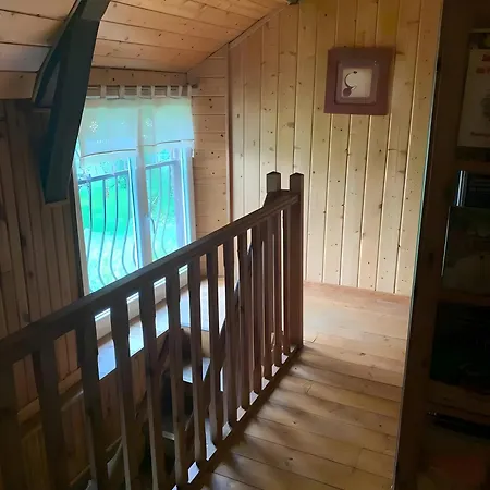 Oda ve Kahvaltı La Ruche - Tournesol Mauriac (Cantal)
