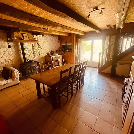 La Ruche - Tournesol Oda ve Kahvaltı Mauriac (Cantal)
